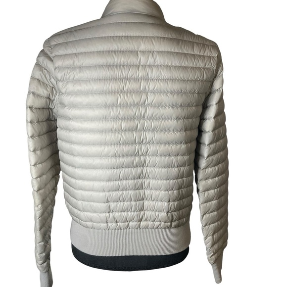 MICHAEL Michael Kors Gray Quilted Puffer Down Jacket with Stand-Up Collar - Picture 4 of 12